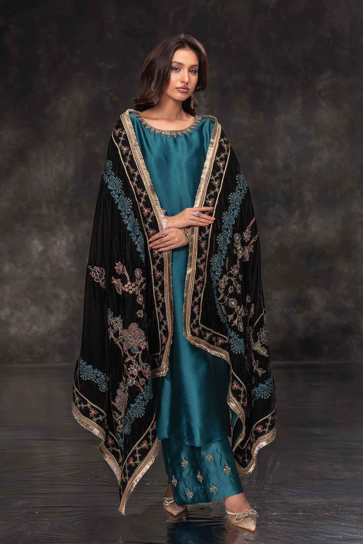 Falena- Velvet Shawl - Henna Mehndi
