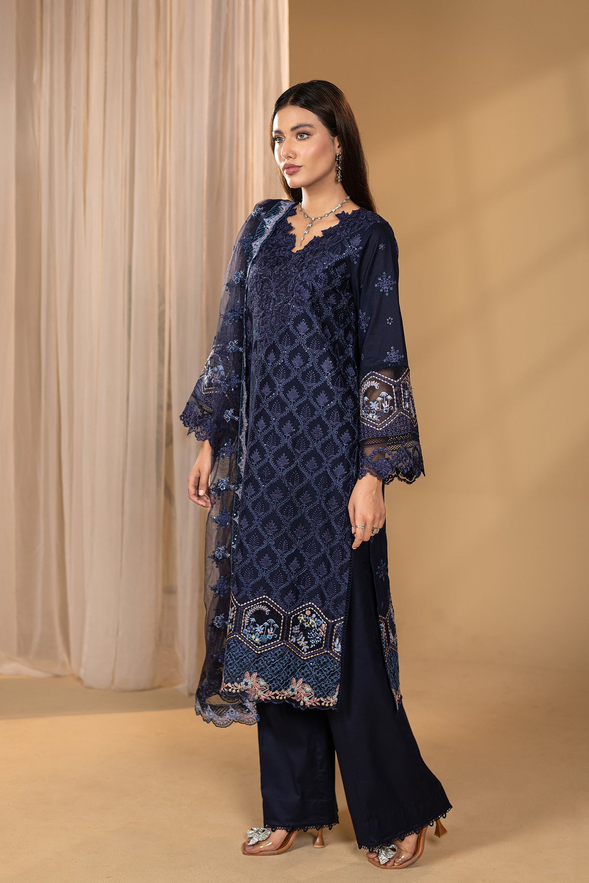 YARA - 3PC EMBROIDERED OUTFIT - Henna Mehndi