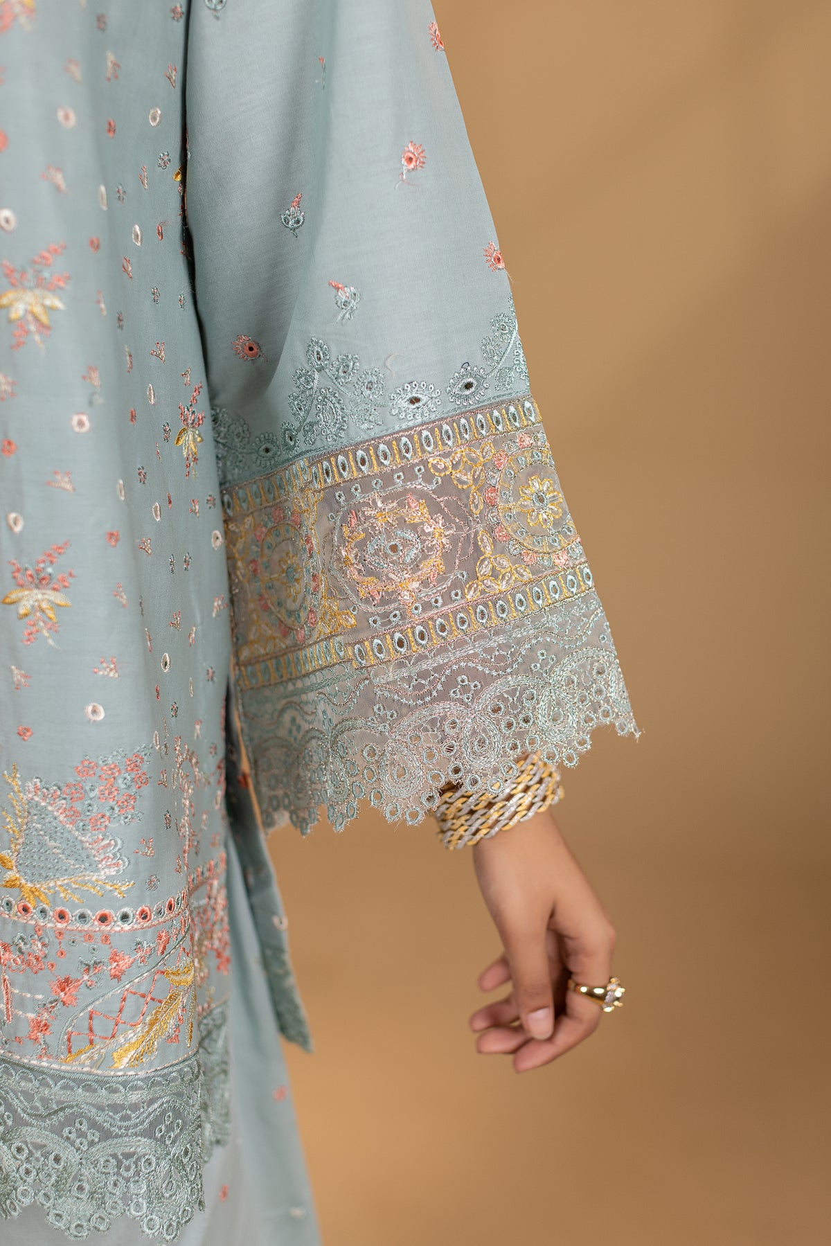 HEZLIN - 3PC EMBROIDERED OUTFIT - Henna Mehndi