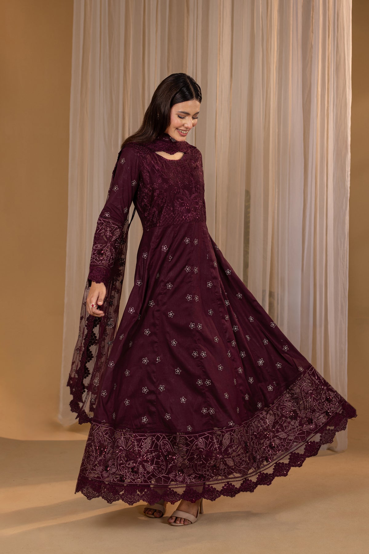 SOHAN - 3PC EMBROIDERED OUTFIT - Henna Mehndi