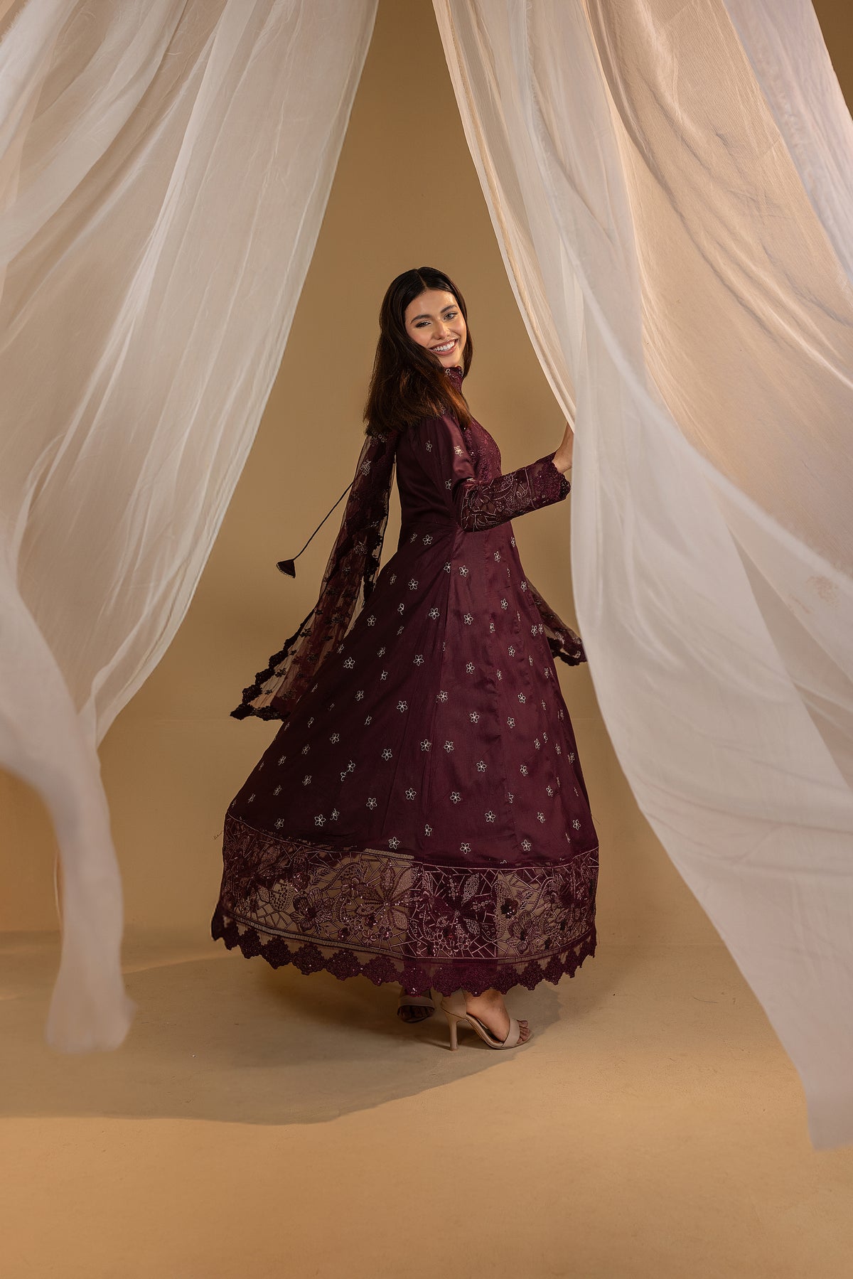 SOHAN - 3PC EMBROIDERED OUTFIT - Henna Mehndi