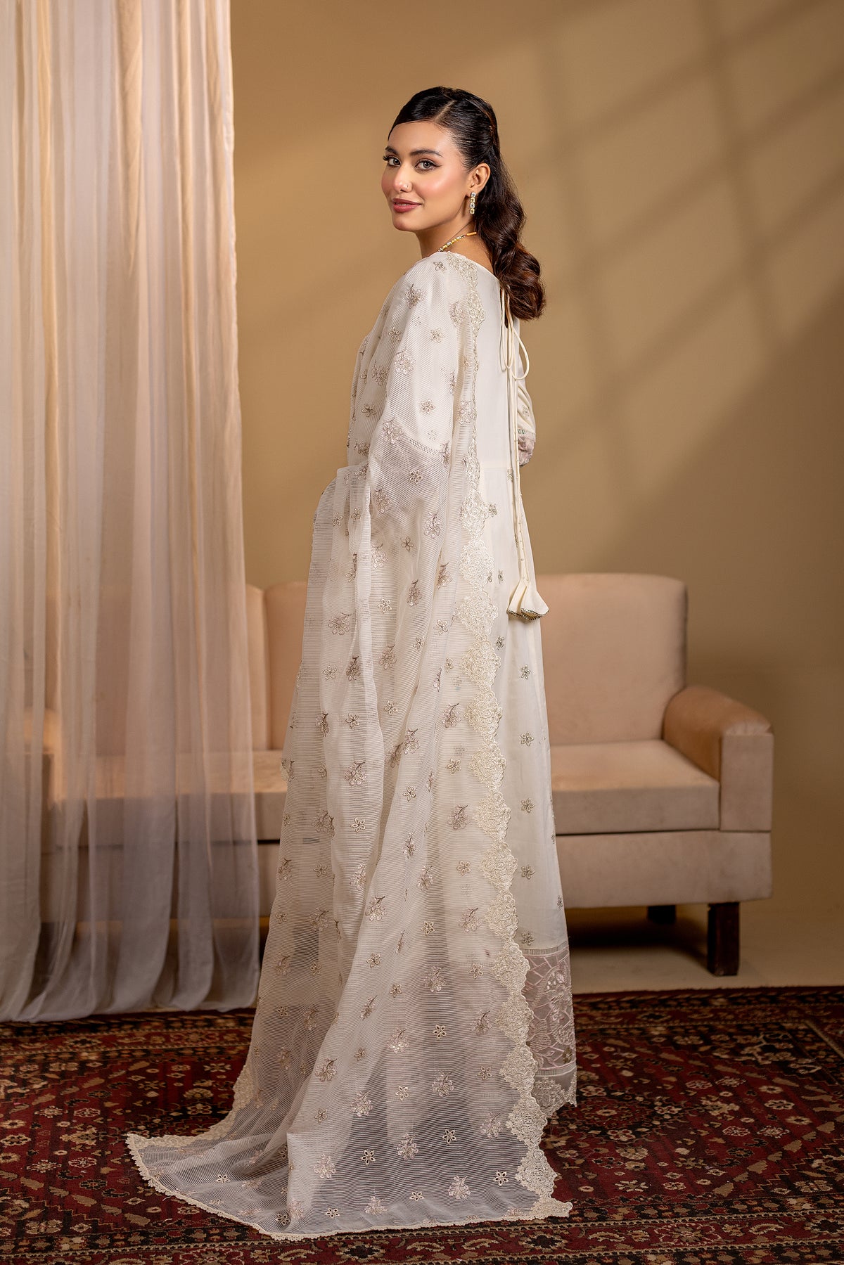 SELIN - 3PC EMBROIDERED OUTFIT - Henna Mehndi