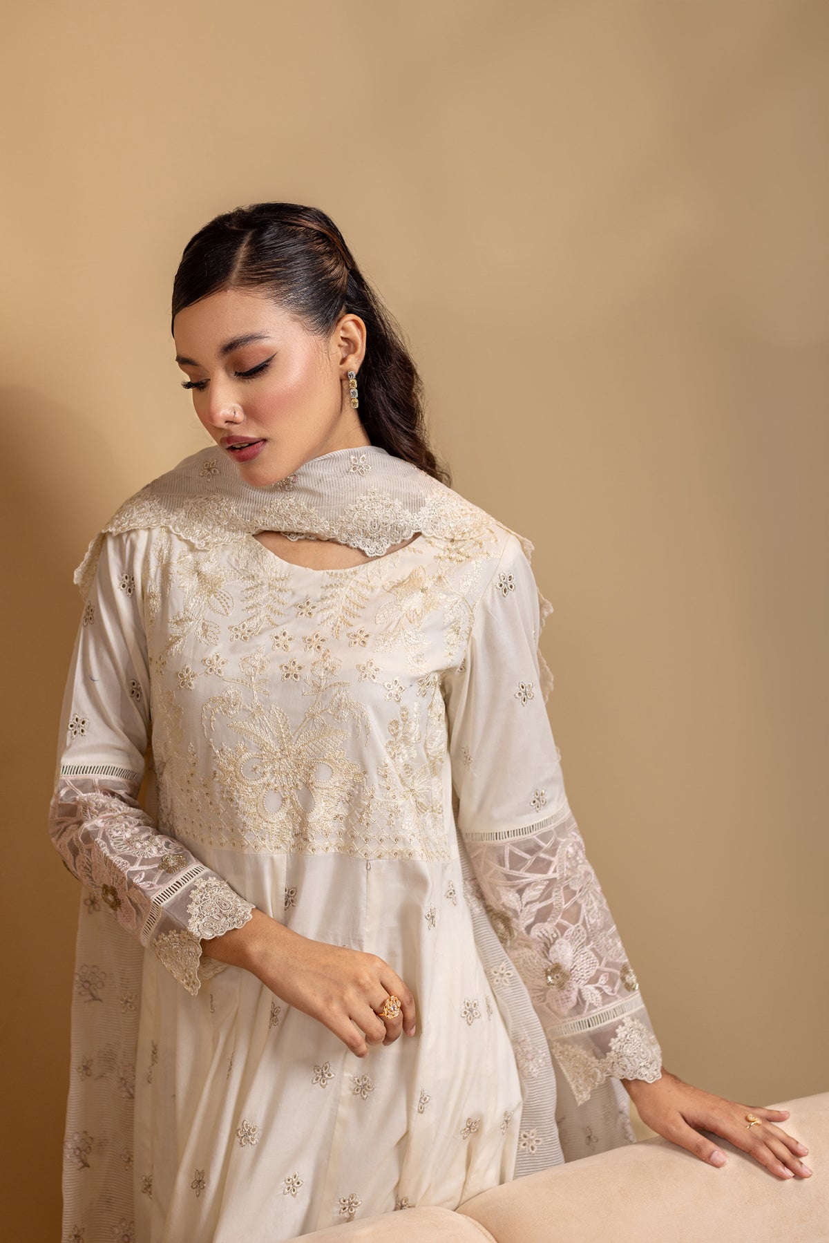 SELIN - 3PC EMBROIDERED OUTFIT - Henna Mehndi