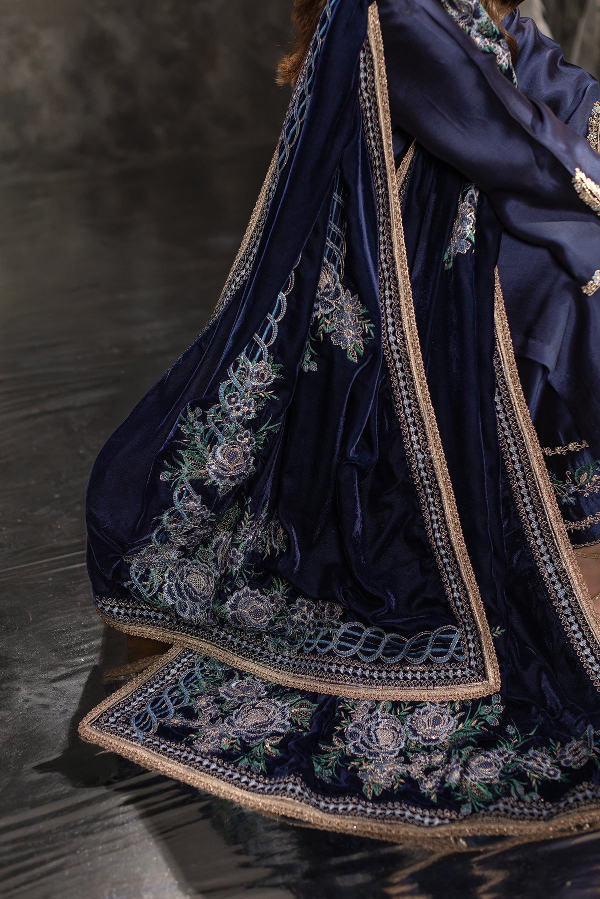 Ardena - Velvet Shawl - Henna Mehndi
