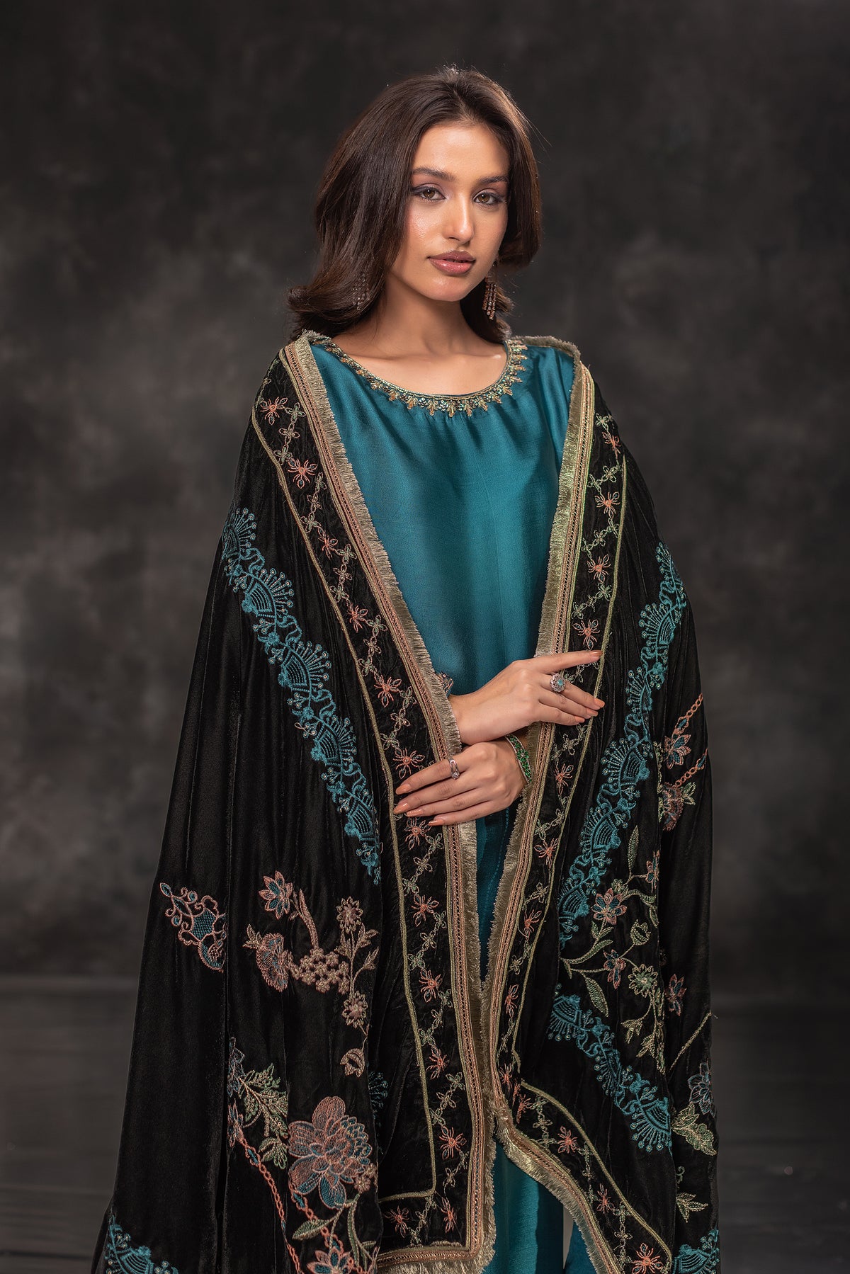 Falena- Velvet Shawl - Henna Mehndi