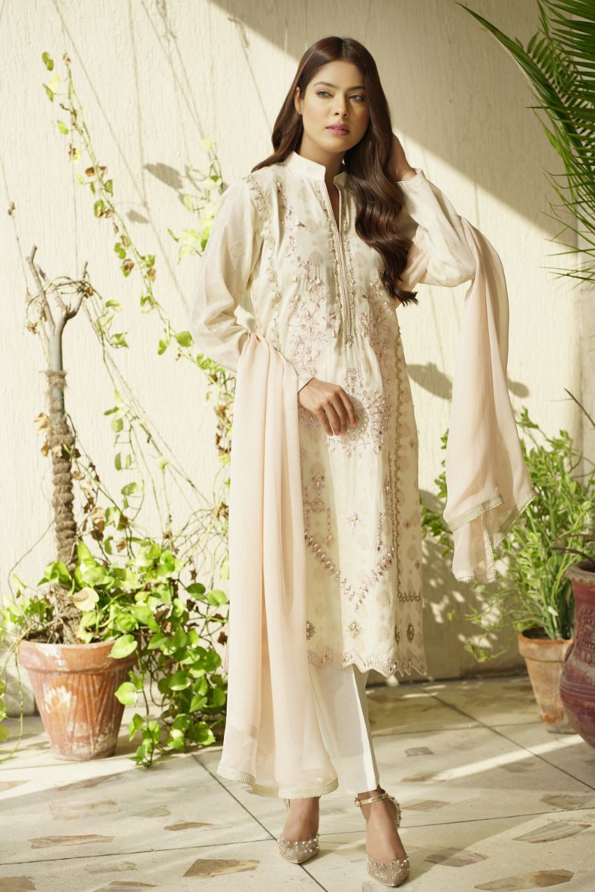 Ivory Pearl Embroidered OutfIt - Henna Mehndi