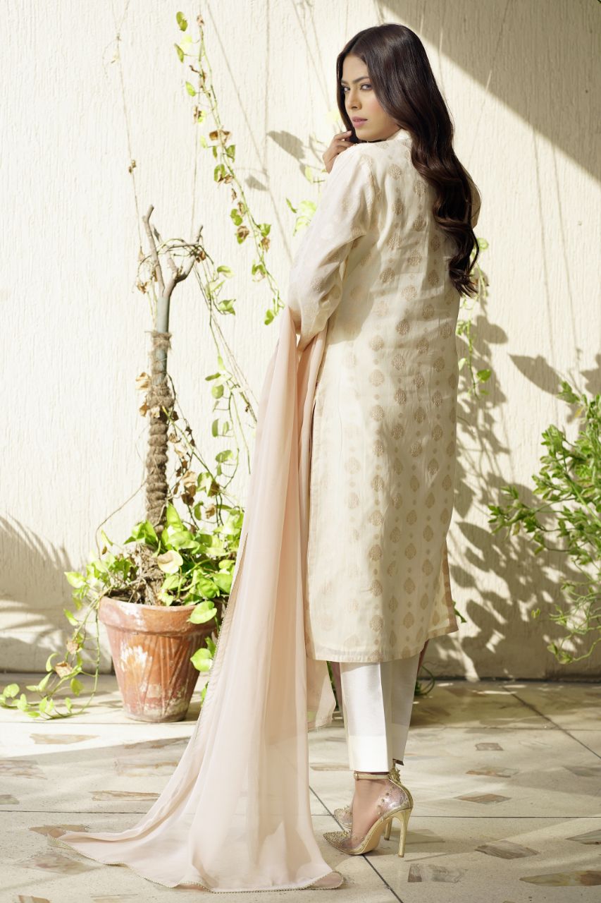 Ivory Pearl Embroidered OutfIt - Henna Mehndi