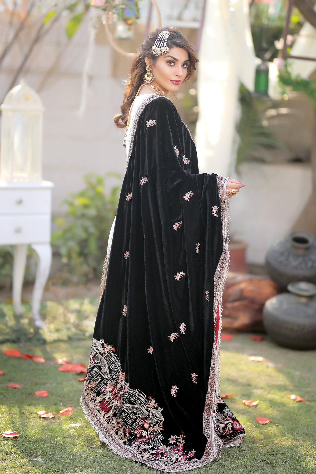 Vogue Tale - Shawl - Henna Mehndi