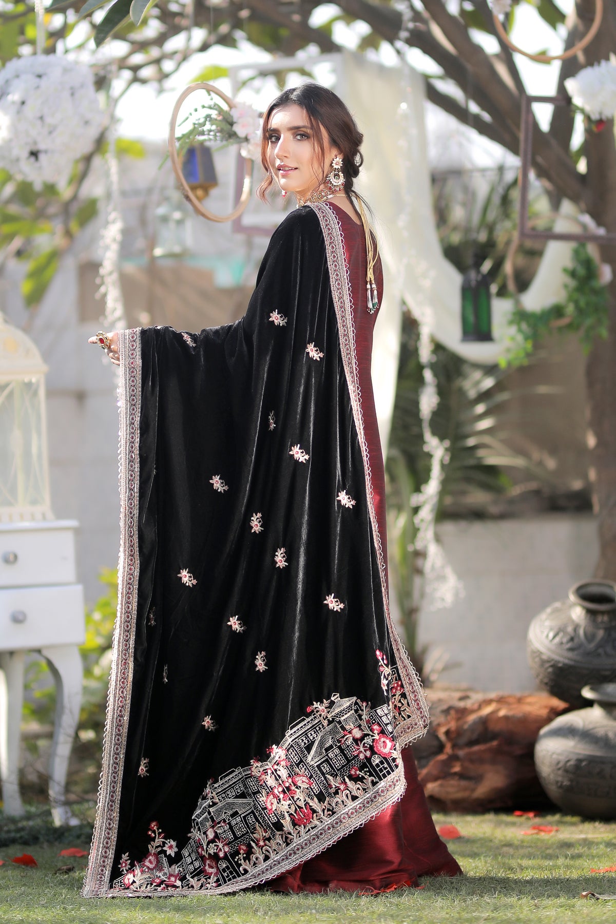 Vogue Tale - Shawl - Henna Mehndi